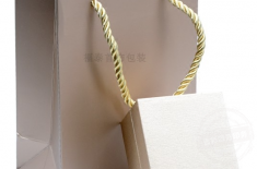 首饰纸袋 首饰纸袋选材的多样化发展进程，小厂家也有自己的办法生存 [永兴集团]